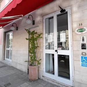 Luana Hotel
